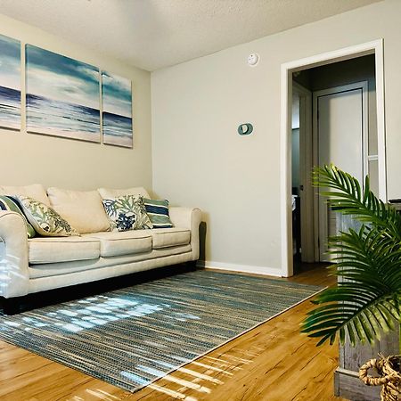 White Sand Getaway Steps From Beach Gulfport Bagian luar foto