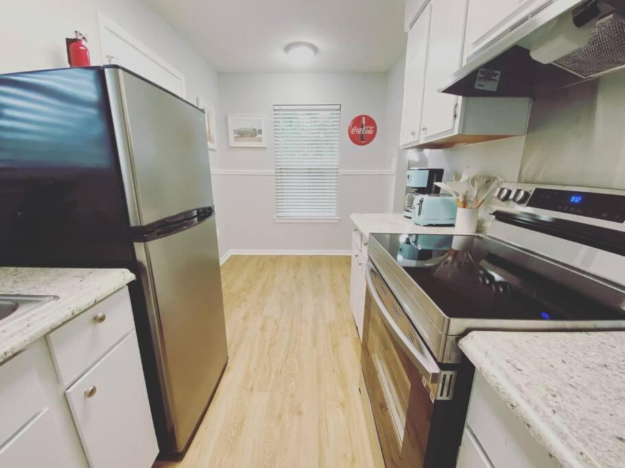 White Sand Getaway Steps From Beach Gulfport Bagian luar foto