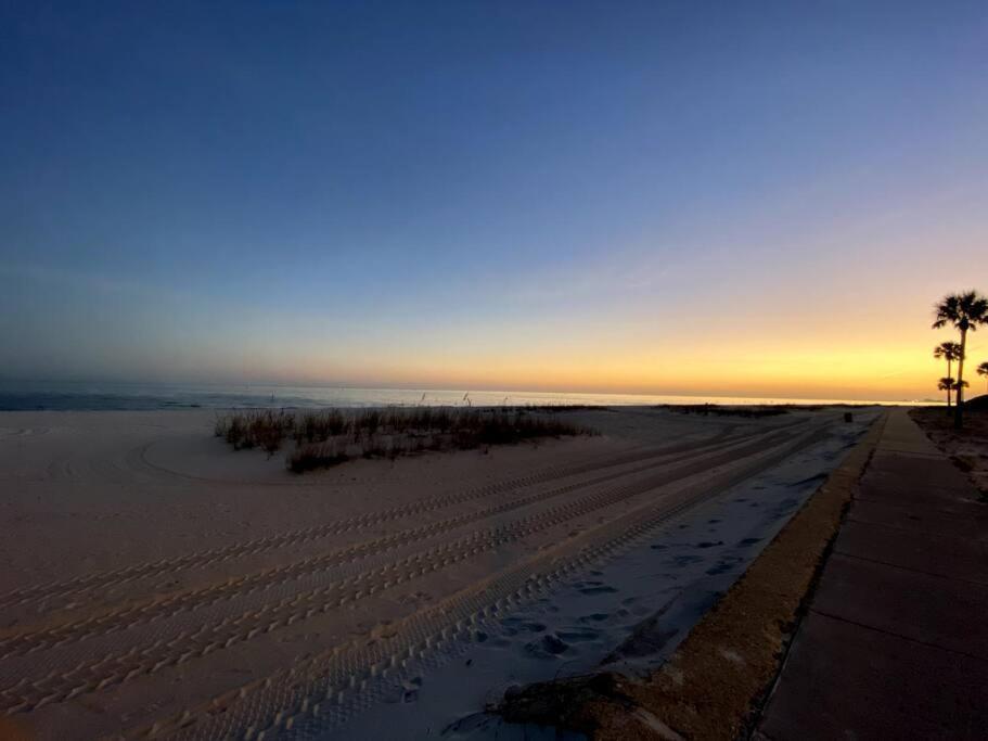 White Sand Getaway Steps From Beach Gulfport Bagian luar foto
