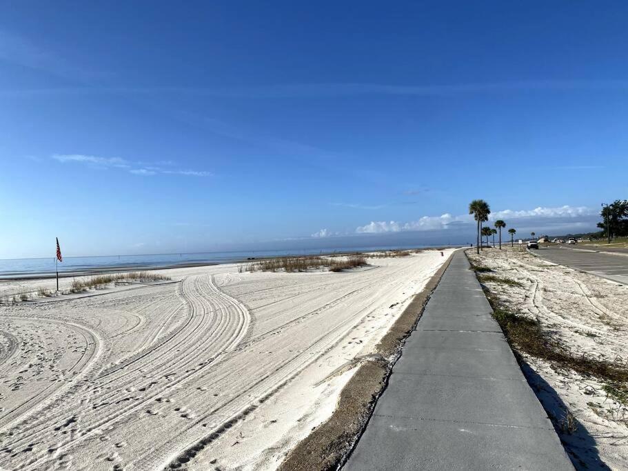 White Sand Getaway Steps From Beach Gulfport Bagian luar foto